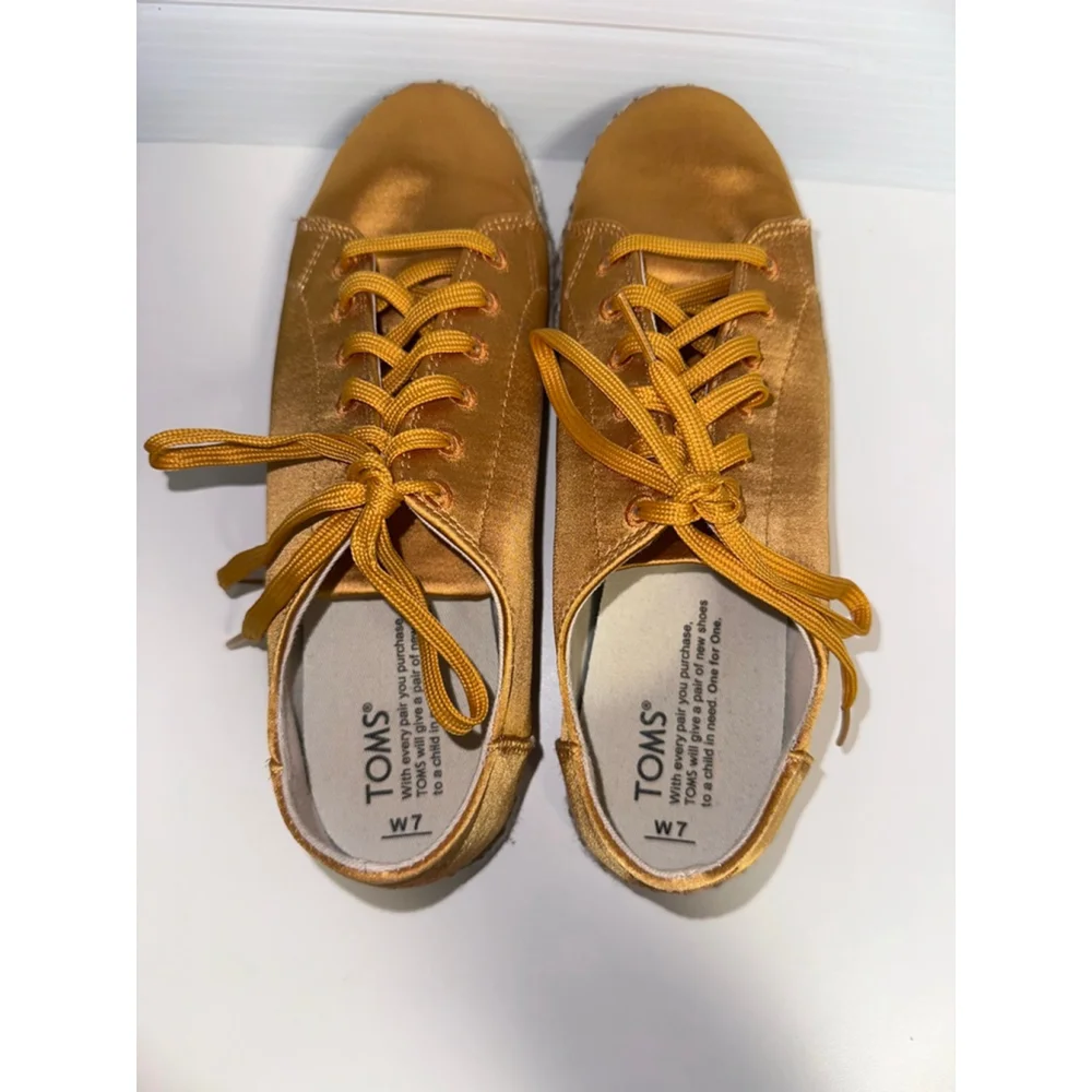 Women's TOMS Gold Satin Espadrille Sneakers US 7 with Beige Jute Sole - Picture 9 of 16